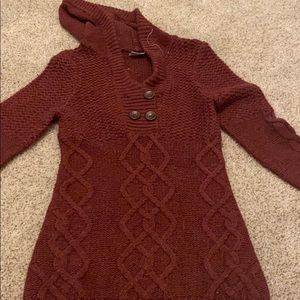 Maroon sweater